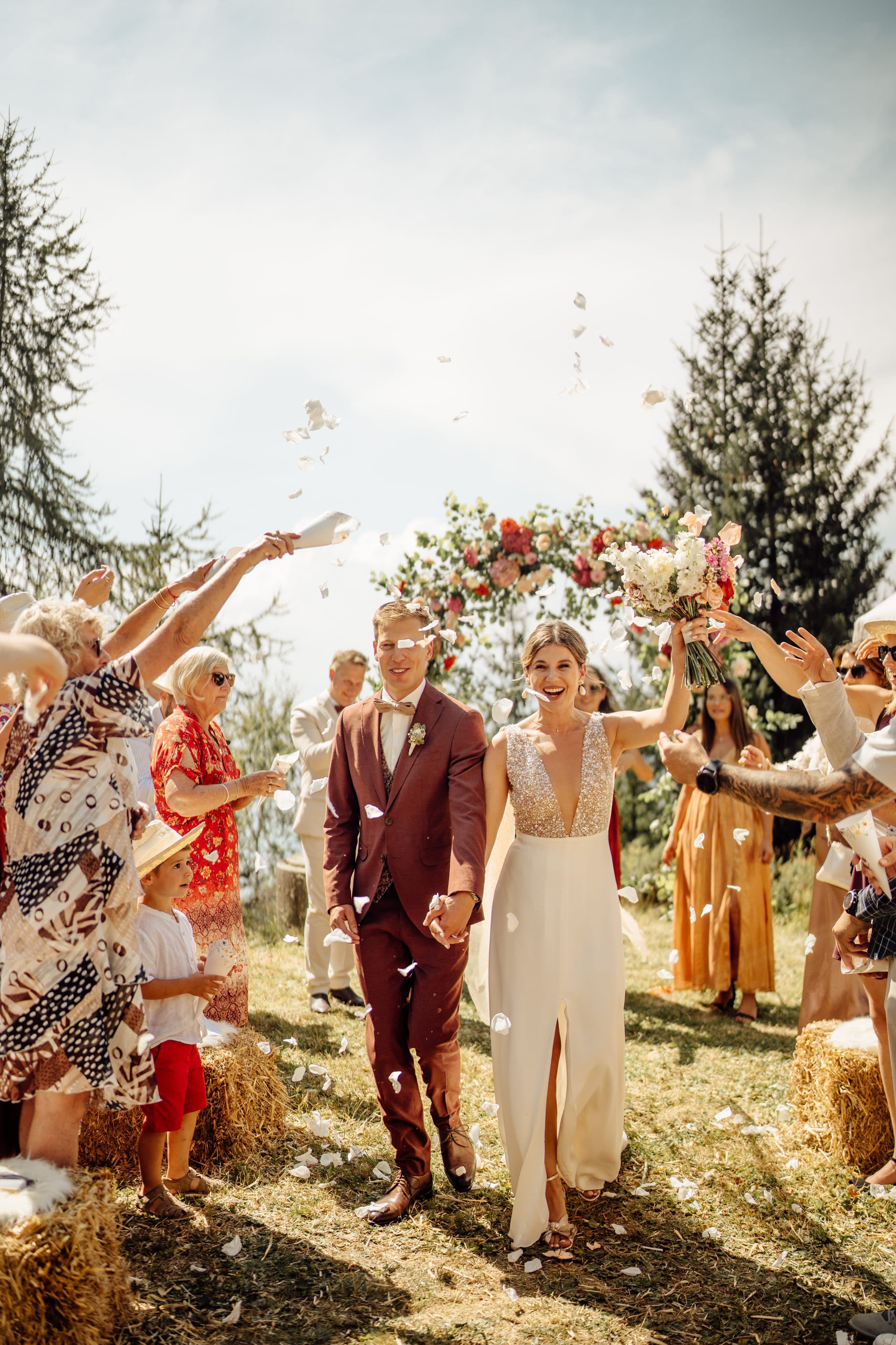 Ambiance festive de mariage, jeux de lumières sur la piste